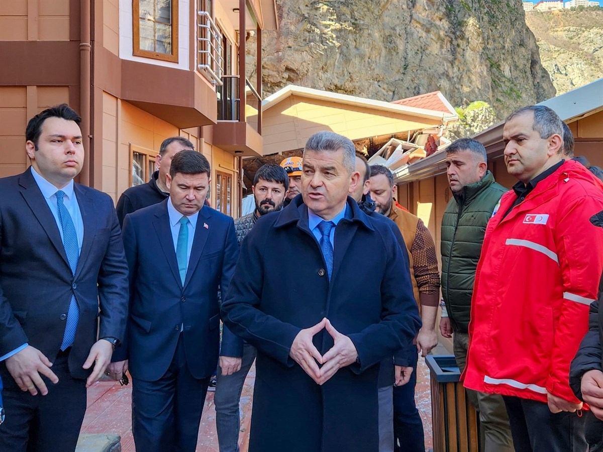 Artvin Valisi Dr. Turan Ergün Afet Bölgesinde İncelemelerde Bulundu