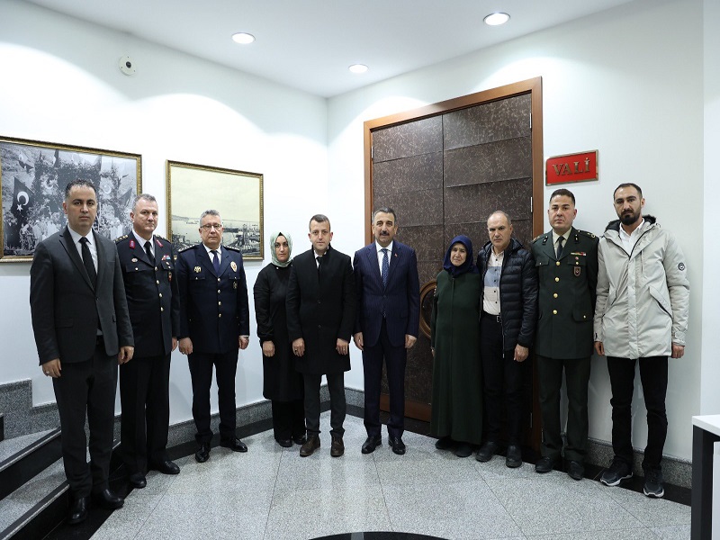 Zonguldak’ta Şehit Aileleri ve Gazilere Devlet Övünç Madalyası Verildi