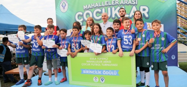 Mahalleler arası çocuklar futbol turnuvası