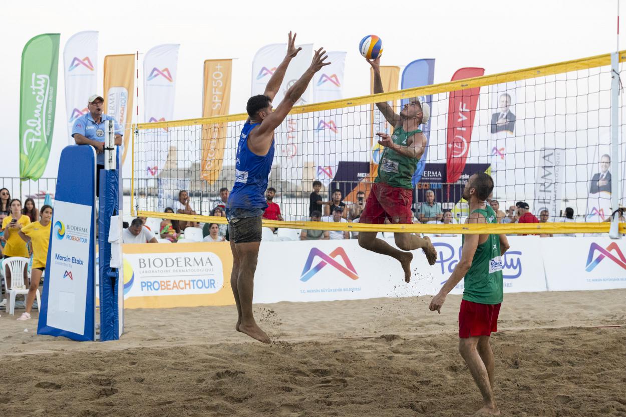 Büyükşehir’in Ev Sahipliği Yaptığı ‘Pro Beach Mersin’de Final Maçları Nefes Kesti