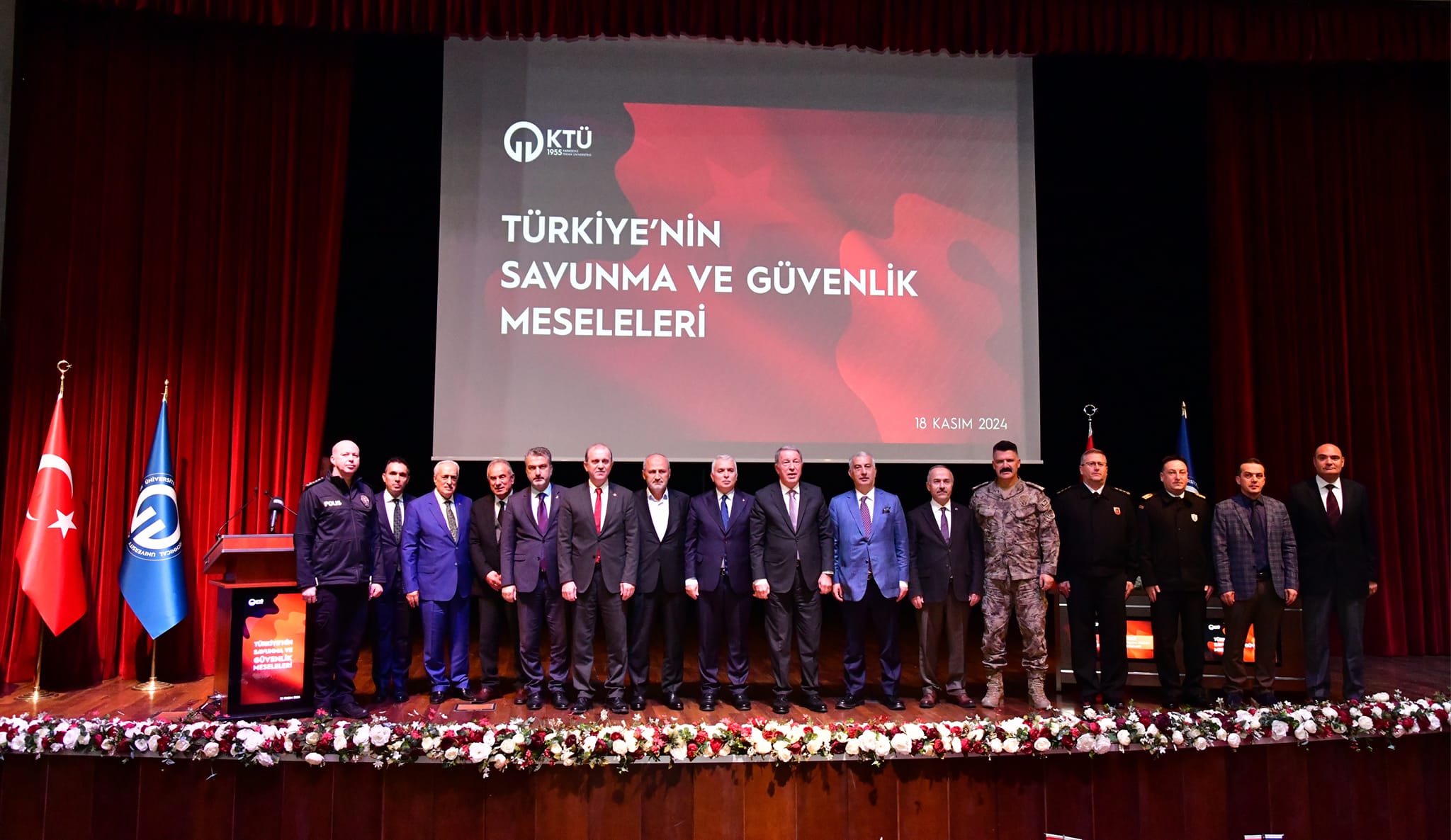 Vali Yıldırım, “Türkiye’nin Savunma ve Güvenlik Meseleleri” konulu konferansa katıldı.