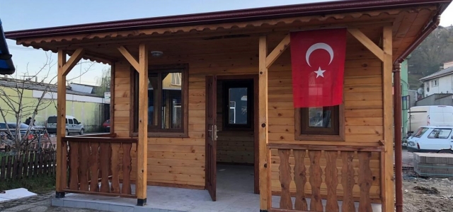 Sanayi Sitesindeki Ahşap Kulübede Yenileme Çalışması