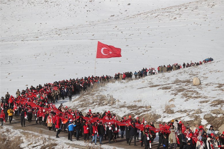 Türkiye “Bu Toprakta İzin Var” Temasıyla Sarıkamış’ta Şehitler İçin Yürüdü